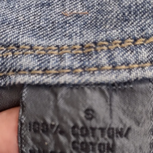 Vintage 1990s Long Liz Wear Denim Jacket with Wood Toggle Buttons size small - Picture 8 of 10